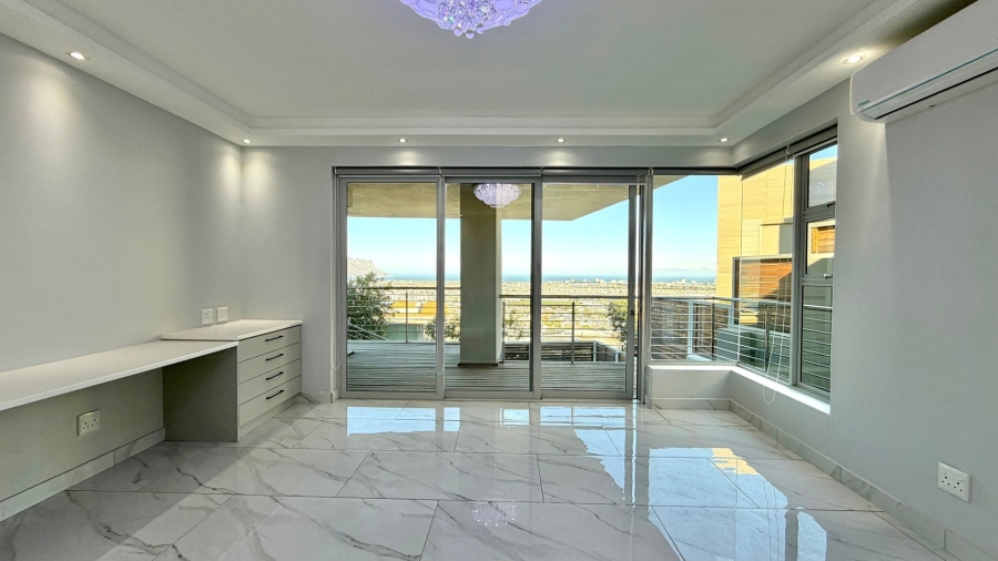 5 Bedroom Property for Sale in Dennegeur Western Cape
